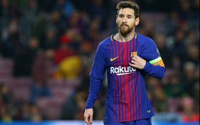 澳队体育评论-赖斯头球攻门击中横梁遗憾